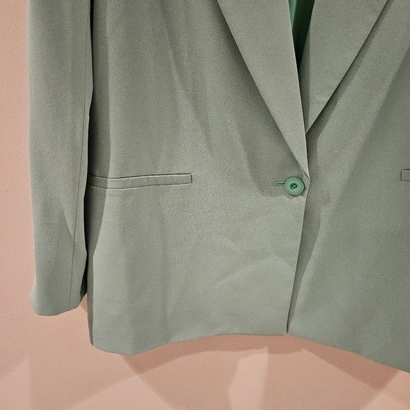 Alice + Olivia BRIGHT Green Denny Notch Blazer In Garden Green - Picture 7 of 13